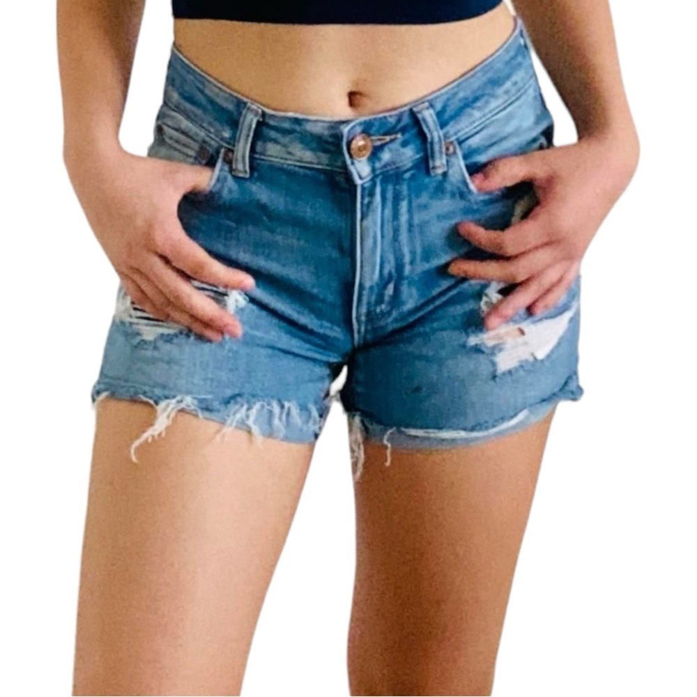 AEO Medium Wash Low Rise Distressed Denim Jean Shorts size 4